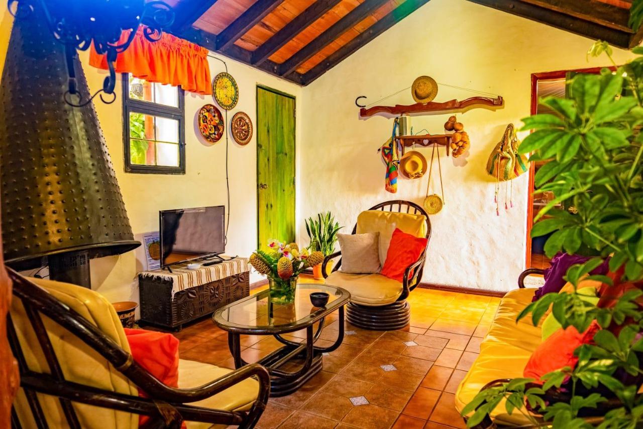 Los Naranjos Town Houses Extérieur photo